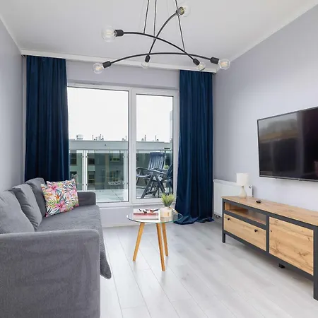 Przestronny W Zielonej Okolicy Parking By Renters