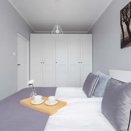 Przestronny W Zielonej Okolicy Parking By Renters * Sosnowiec