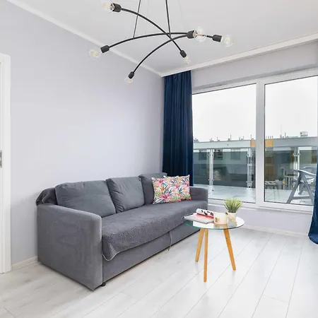 Przestronny W Zielonej Okolicy Parking By Renters