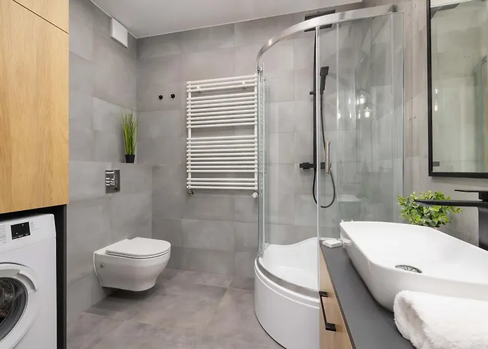 Przestronny W Zielonej Okolicy Parking By Renters *